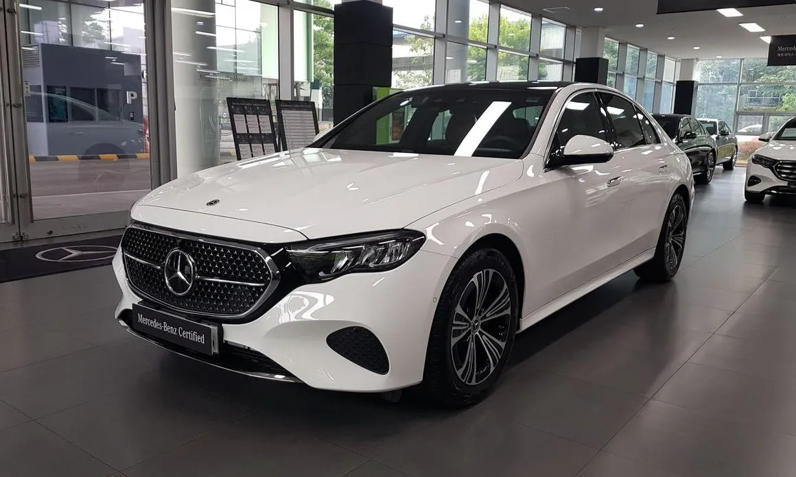 Mercedes-Benz E-Class — фото 1