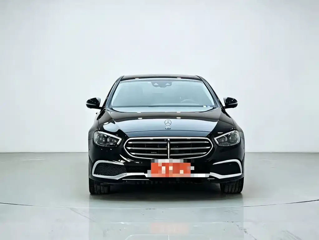 Mercedes-Benz E-Class — фото 2