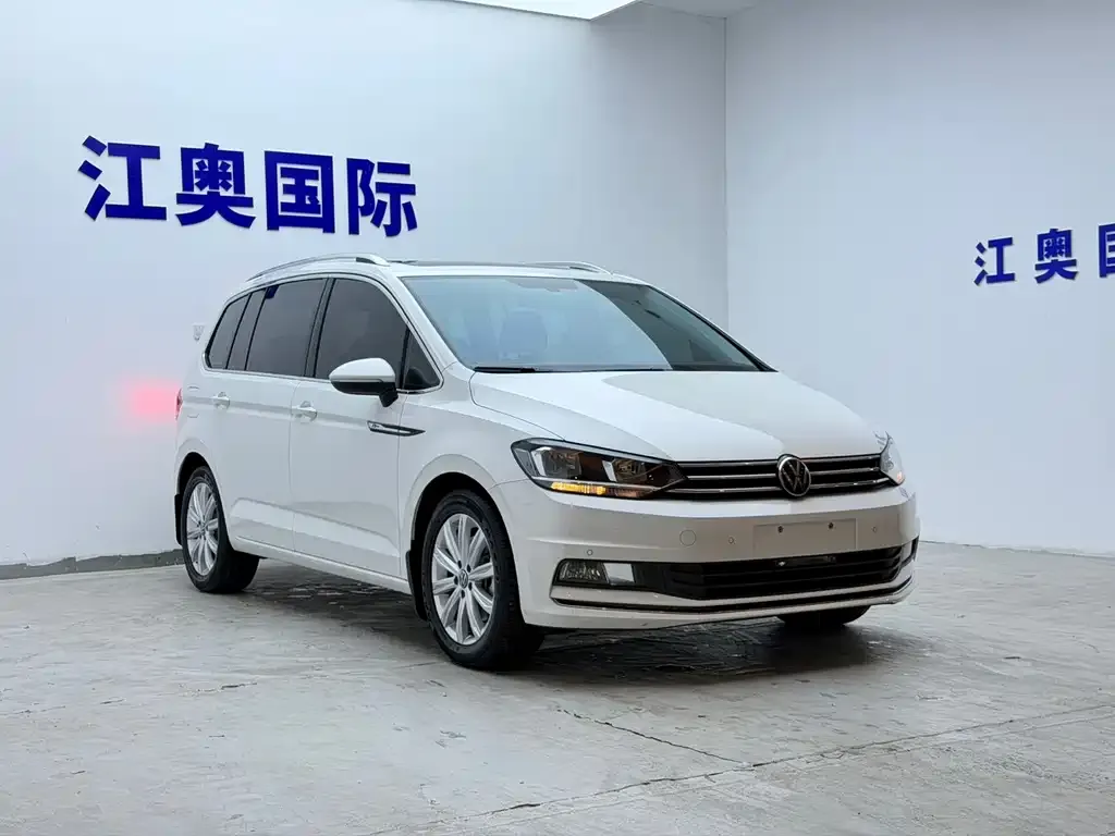 Volkswagen Touran — фото 4