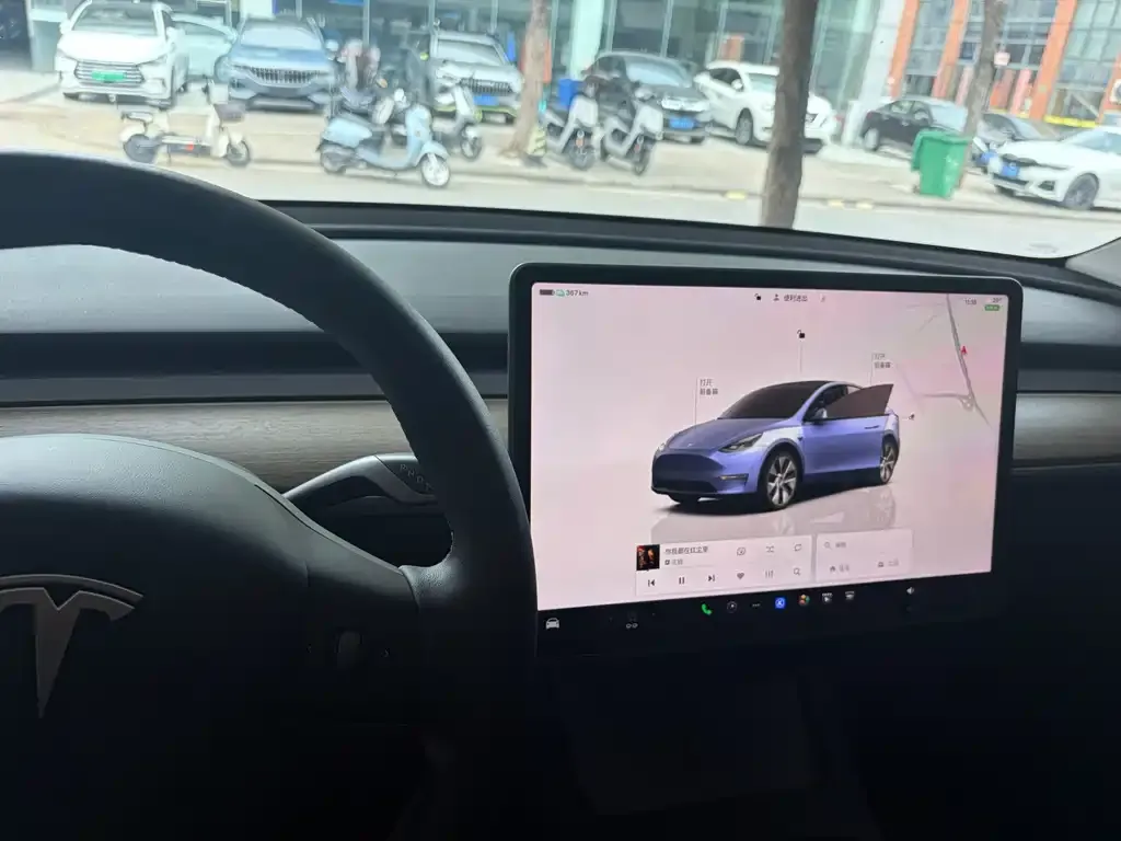 Tesla Model Y — фото 4