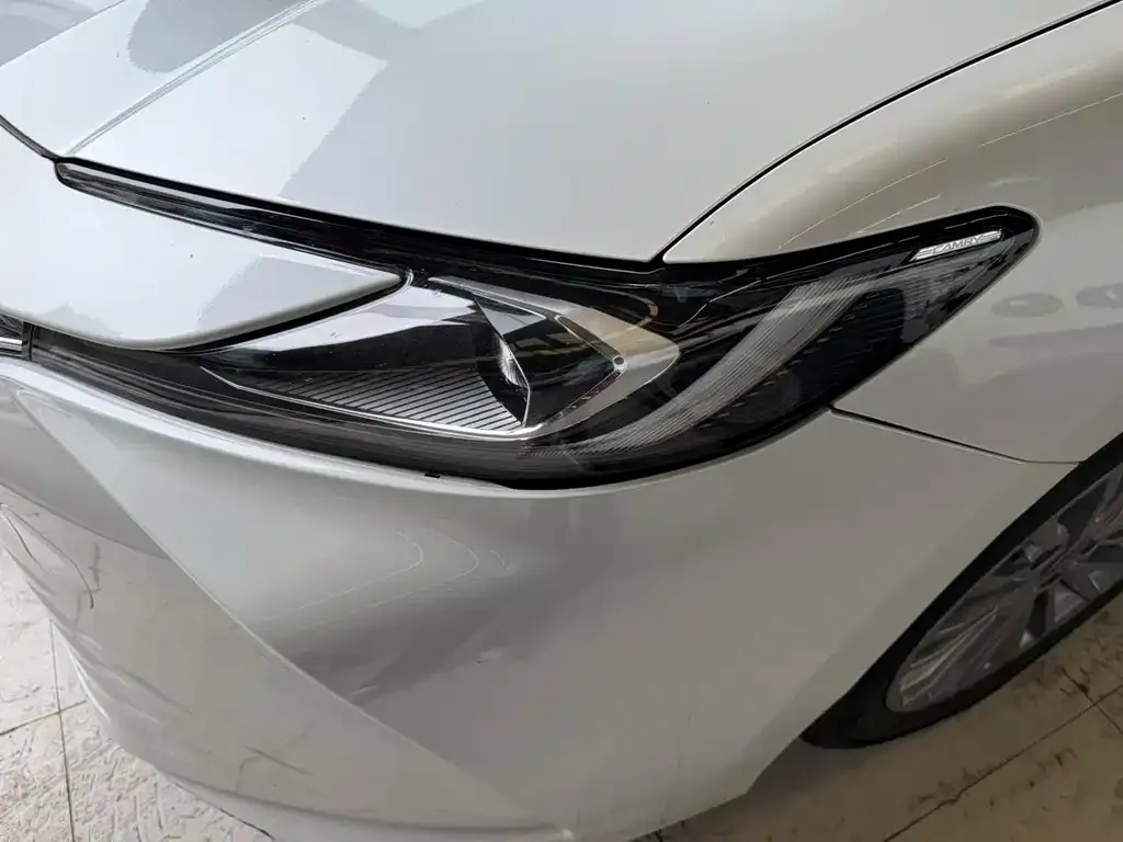 Toyota Camry — фото 6