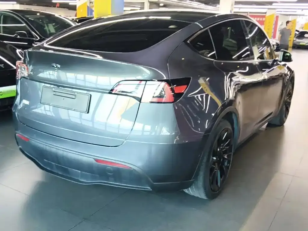 Tesla Model Y — фото 3