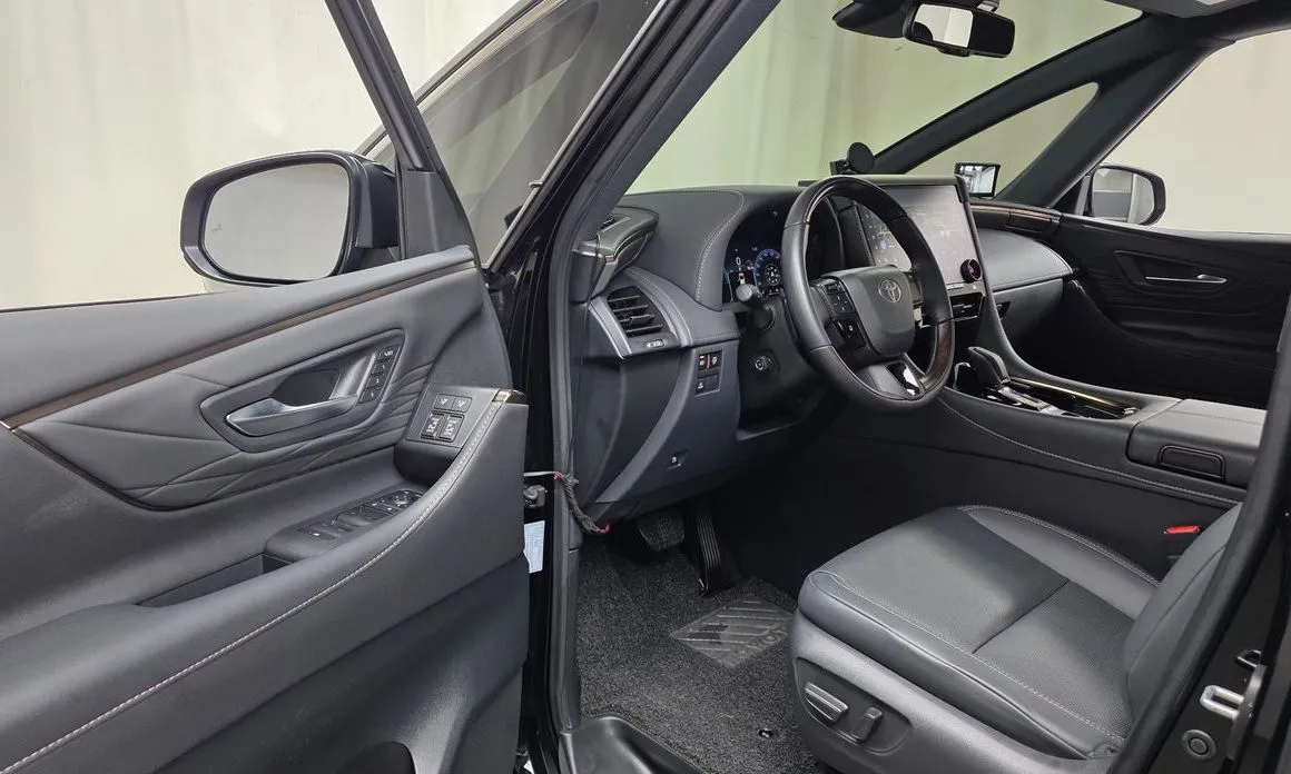Toyota Alphard — фото 5