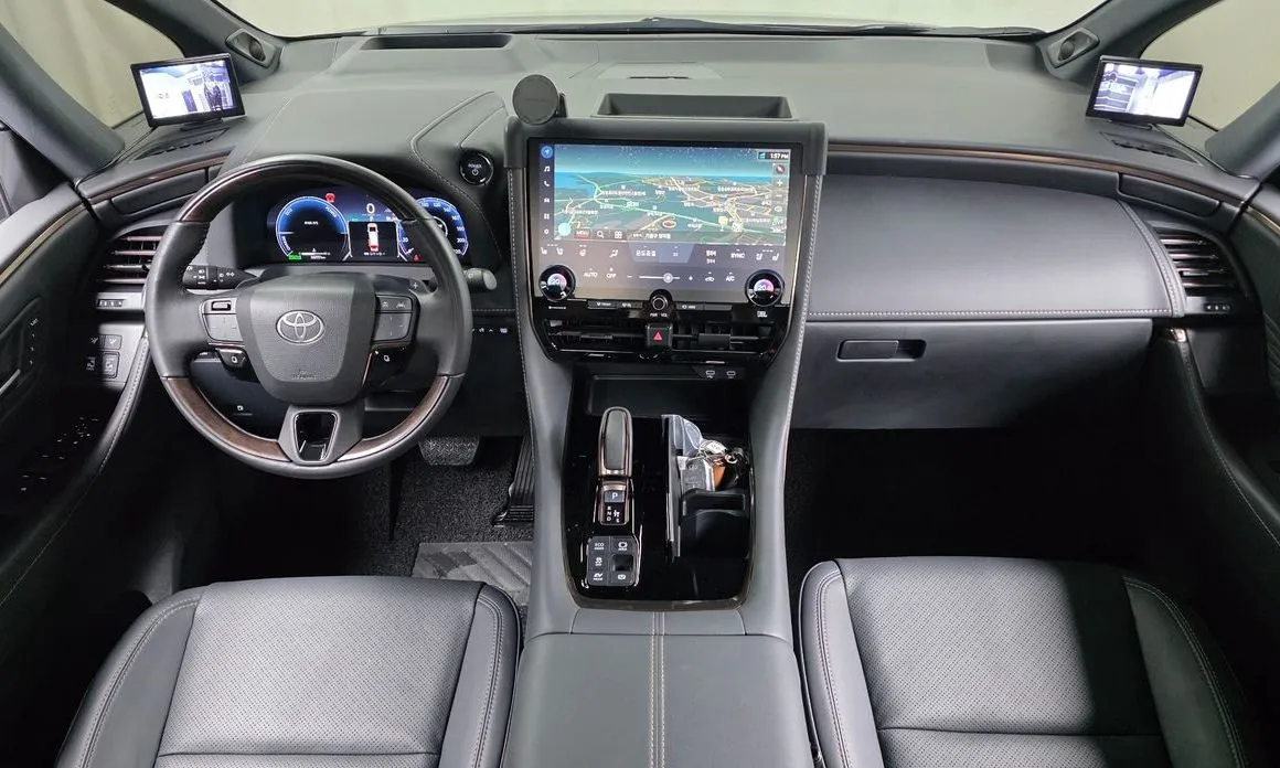 Toyota Alphard — фото 8