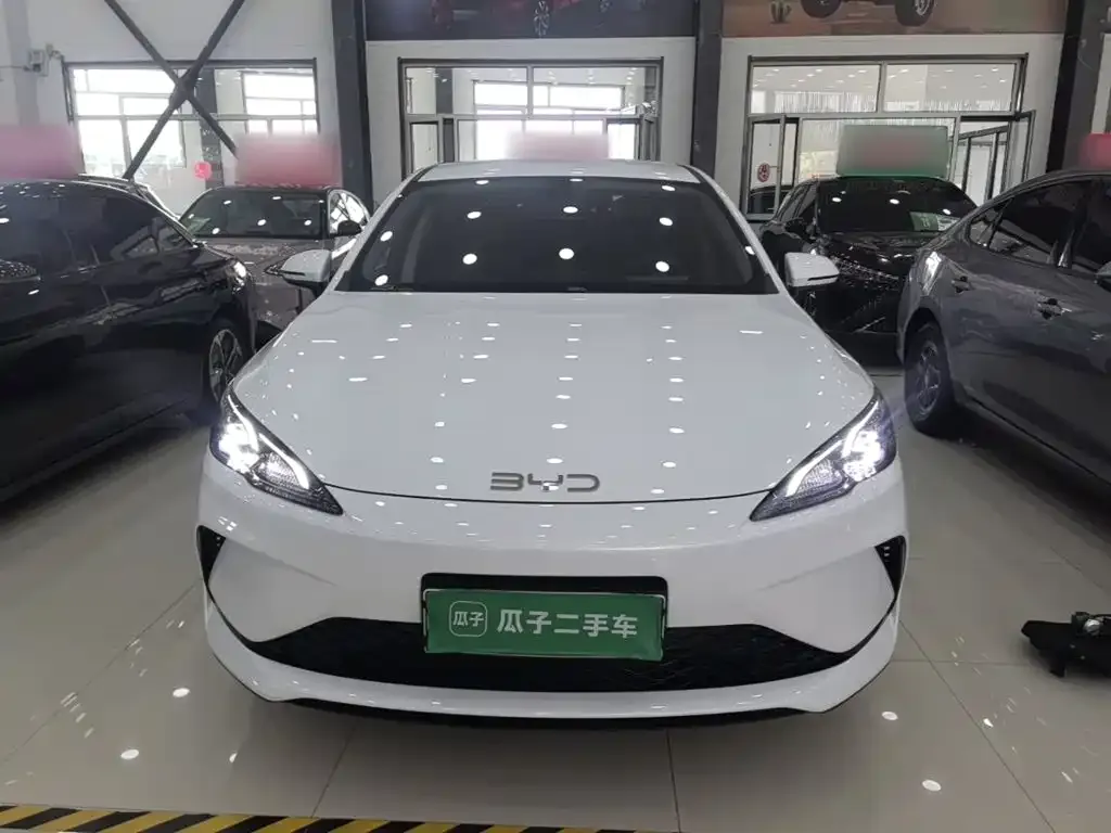 BYD Seal 05 DM-i — фото 10
