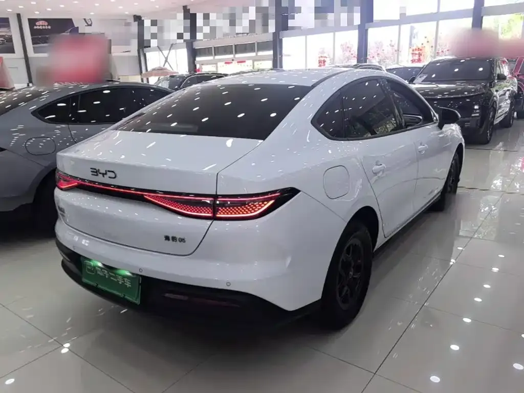 BYD Seal 05 DM-i — фото 8