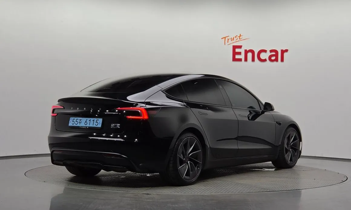 Tesla Model 3 — фото 4