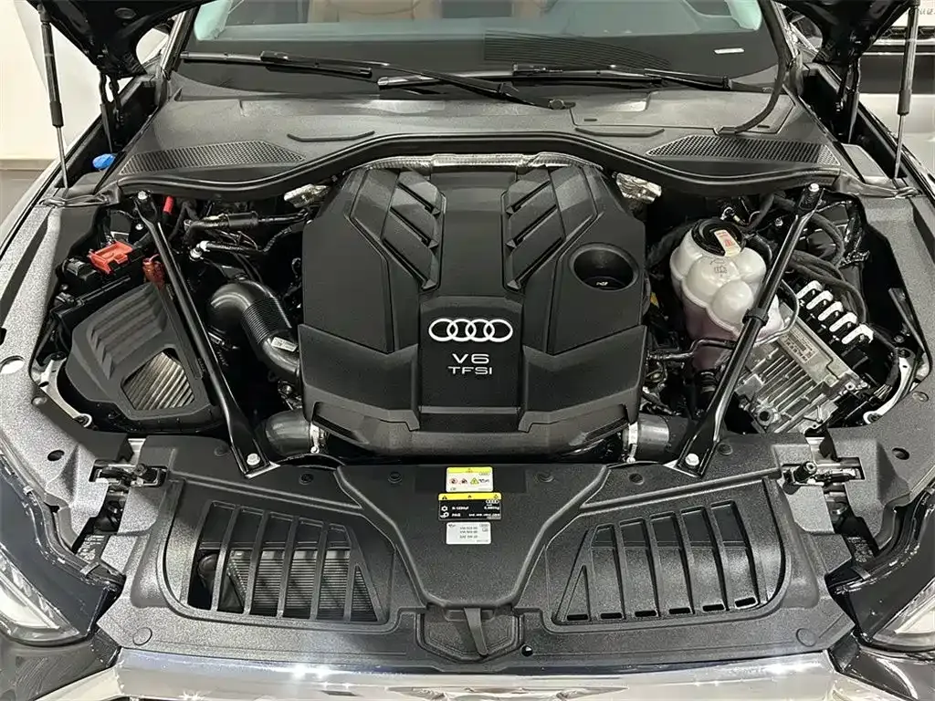 Audi A8 — фото 10