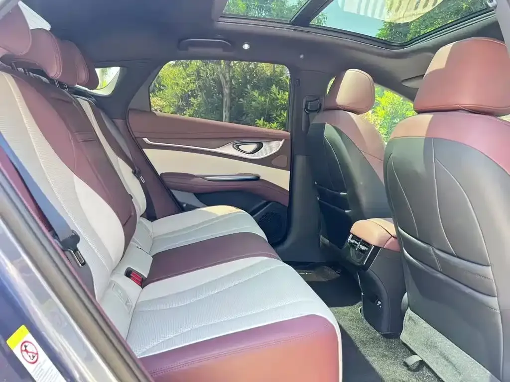 BYD Seal — фото 3