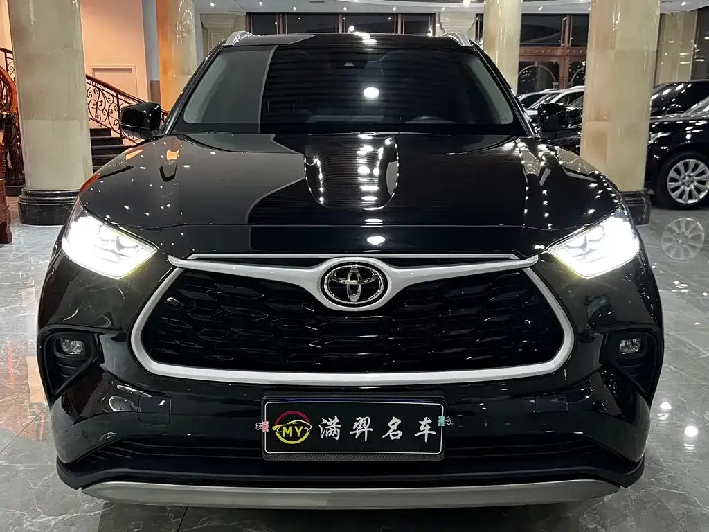 Toyota Highlander — фото 2