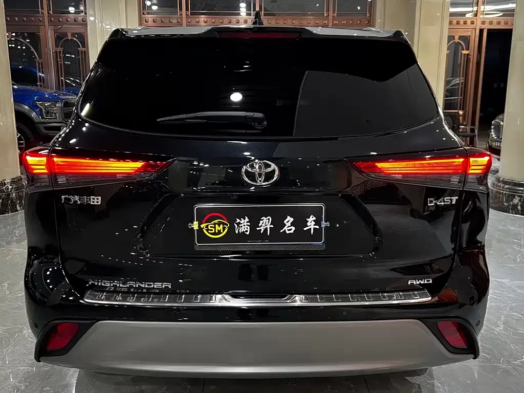 Toyota Highlander — фото 10