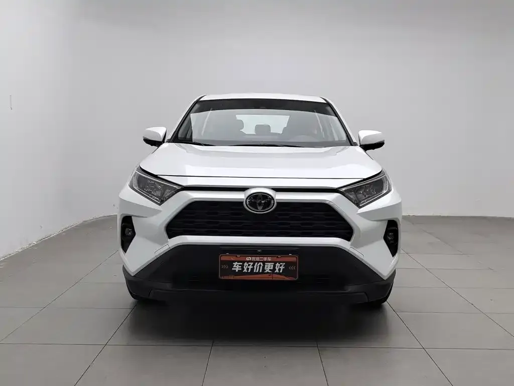 Toyota RAV4 — фото 6