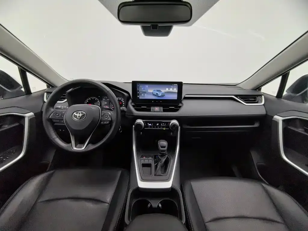 Toyota RAV4 — фото 10