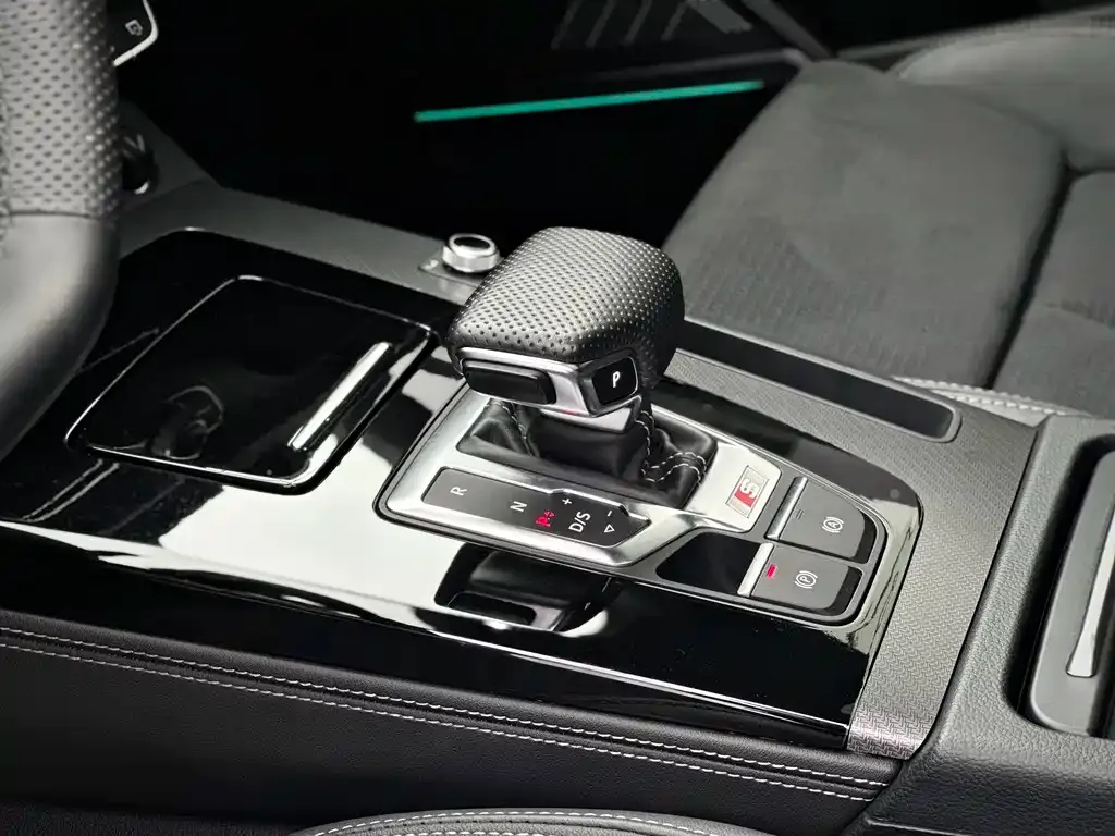 Audi Q5L Sportback — фото 9