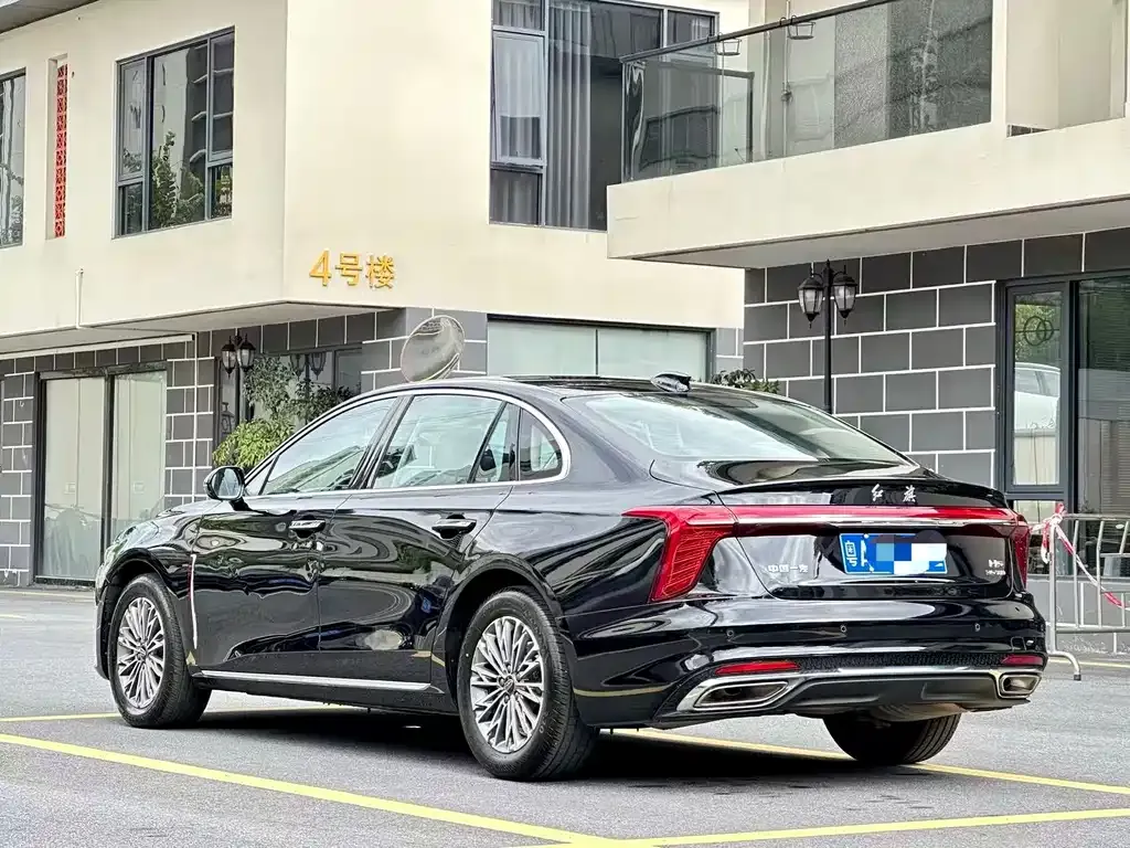 Hongqi H5 — фото 7