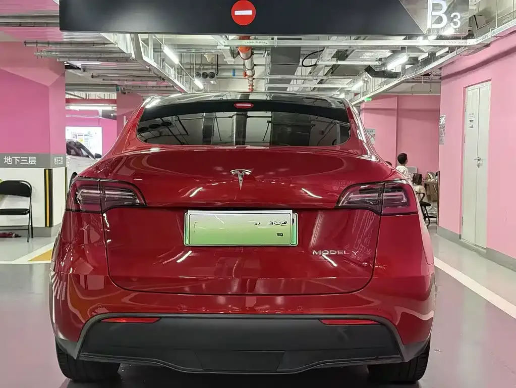 Tesla Model Y — фото 7