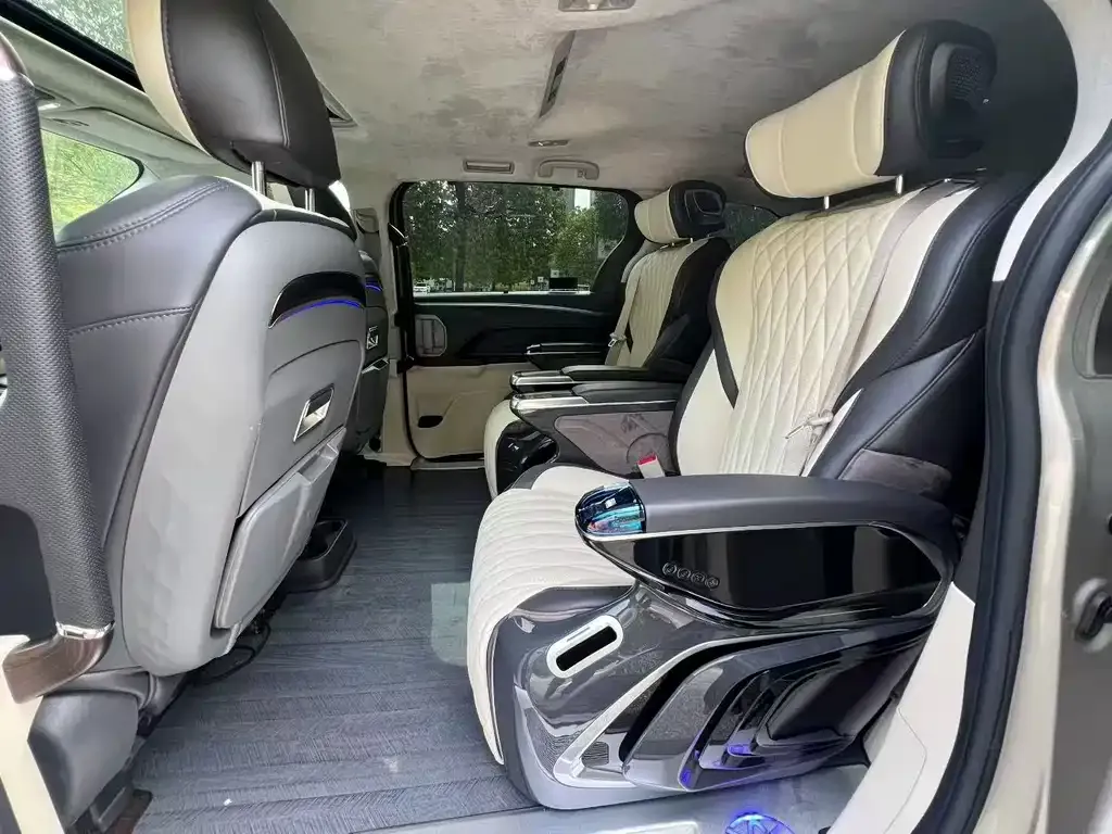 Toyota Sienna — фото 5