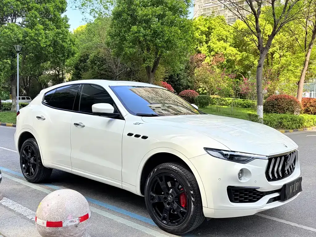 Maserati Levante — фото 2