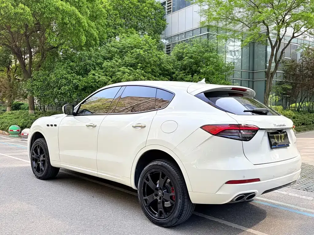 Maserati Levante — фото 3