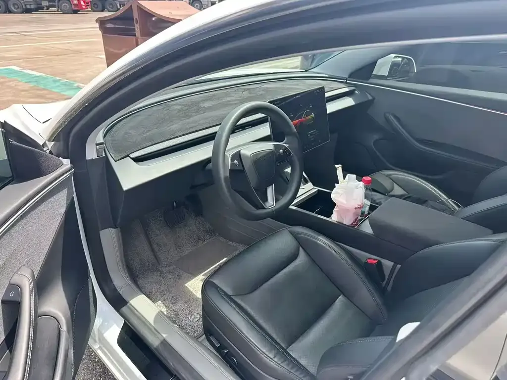 Tesla Model 3 — фото 2