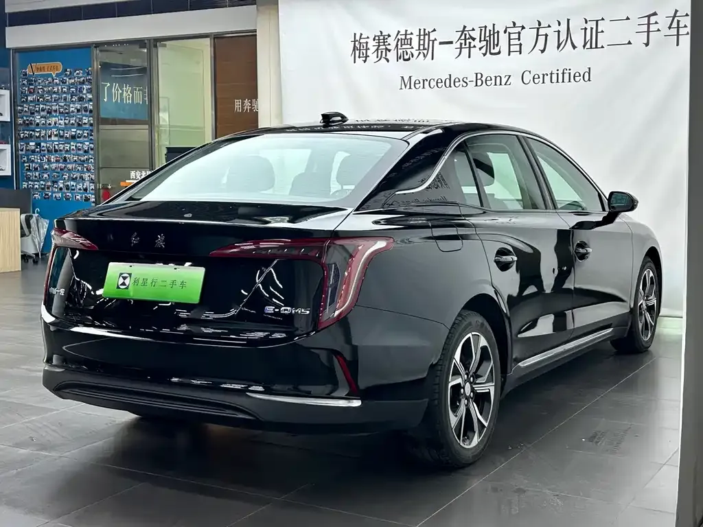 Hongqi E-QM5 — фото 10