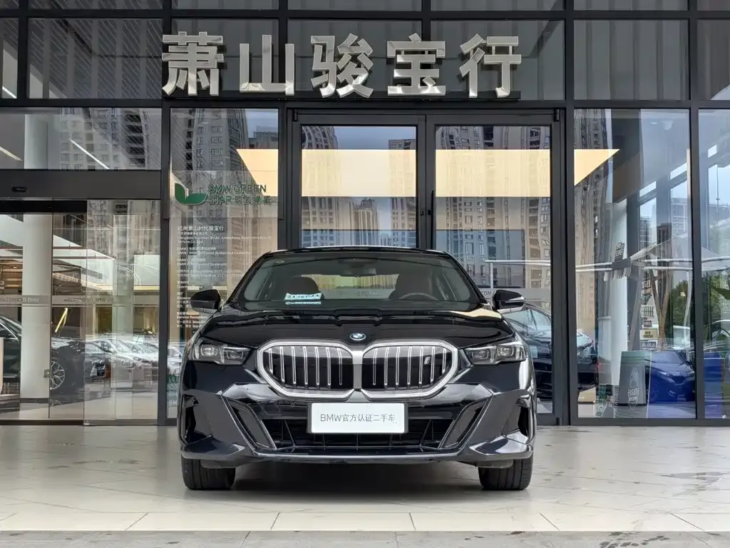 BMW i5 — фото 3