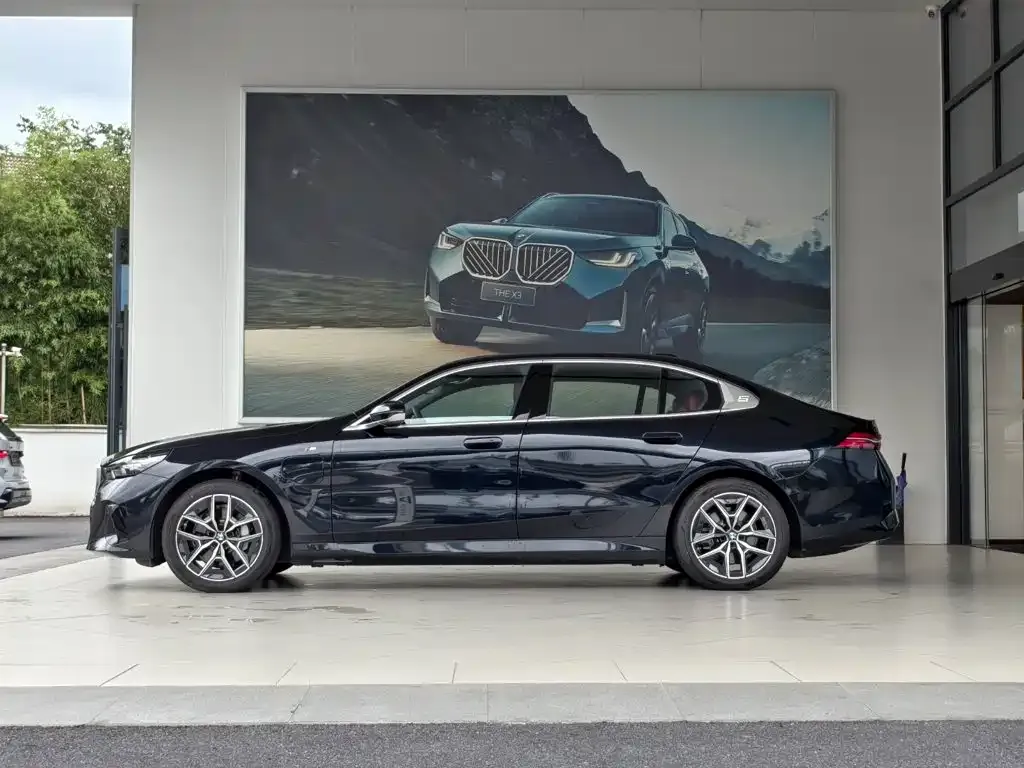 BMW i5 — фото 2