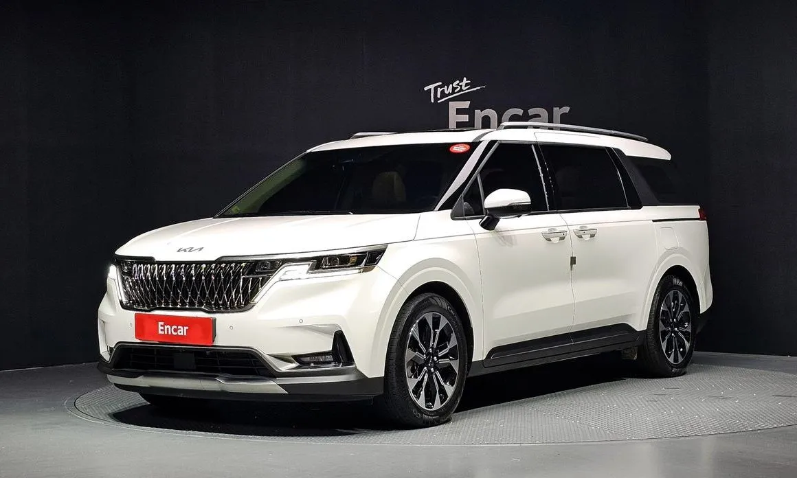 Kia Carnival — фото 1