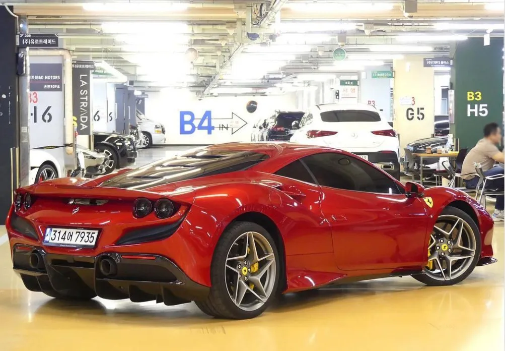 Ferrari F8 — фото 4