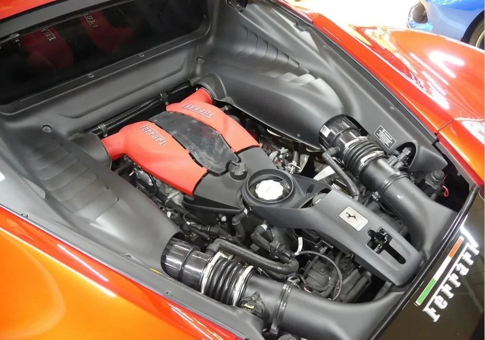 Ferrari F8 — фото 9
