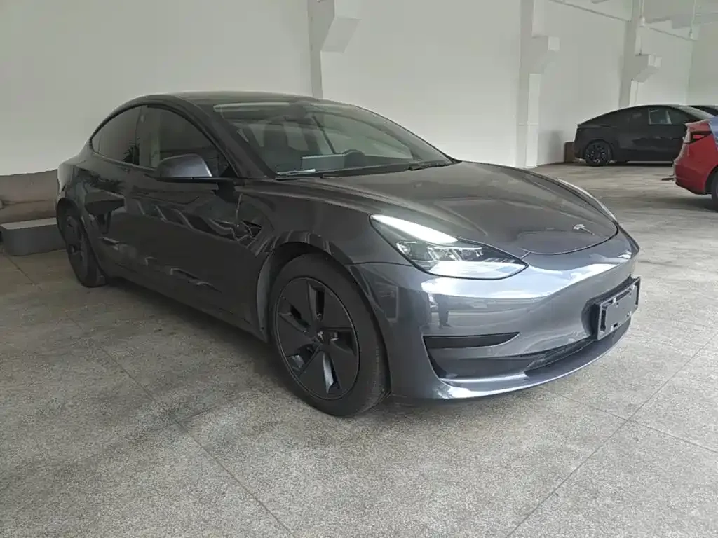 Tesla Model 3 — фото 10