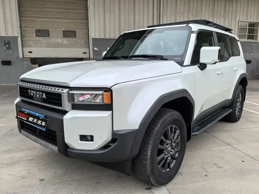 Toyota Prado — фото 1