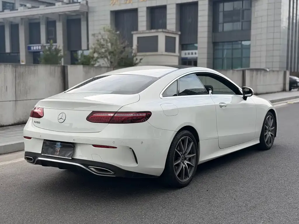 Mercedes-Benz E-Class (Import) — фото 5