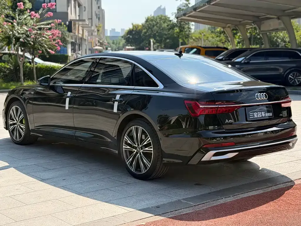 Audi A6L — фото 10