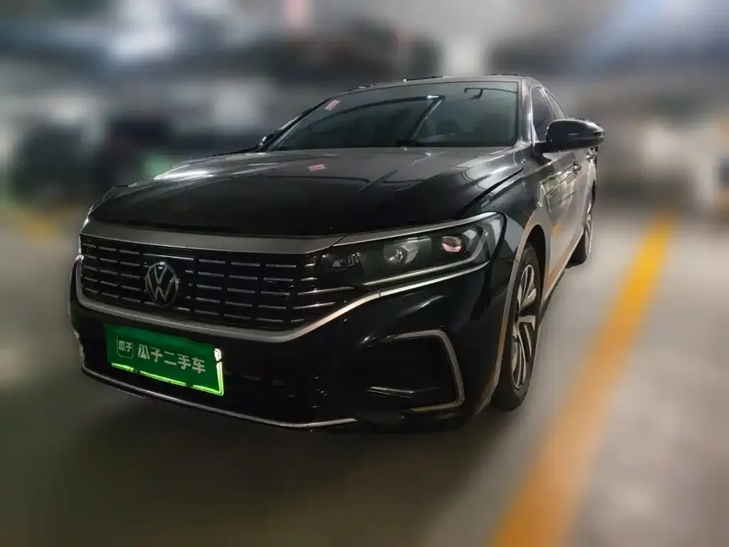 Volkswagen Passat PHEV — фото 2