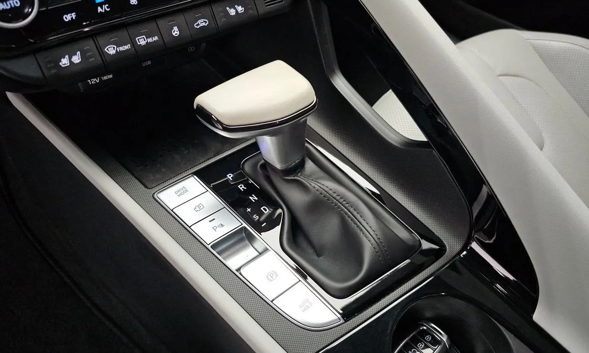 Hyundai AVANTE — фото 9
