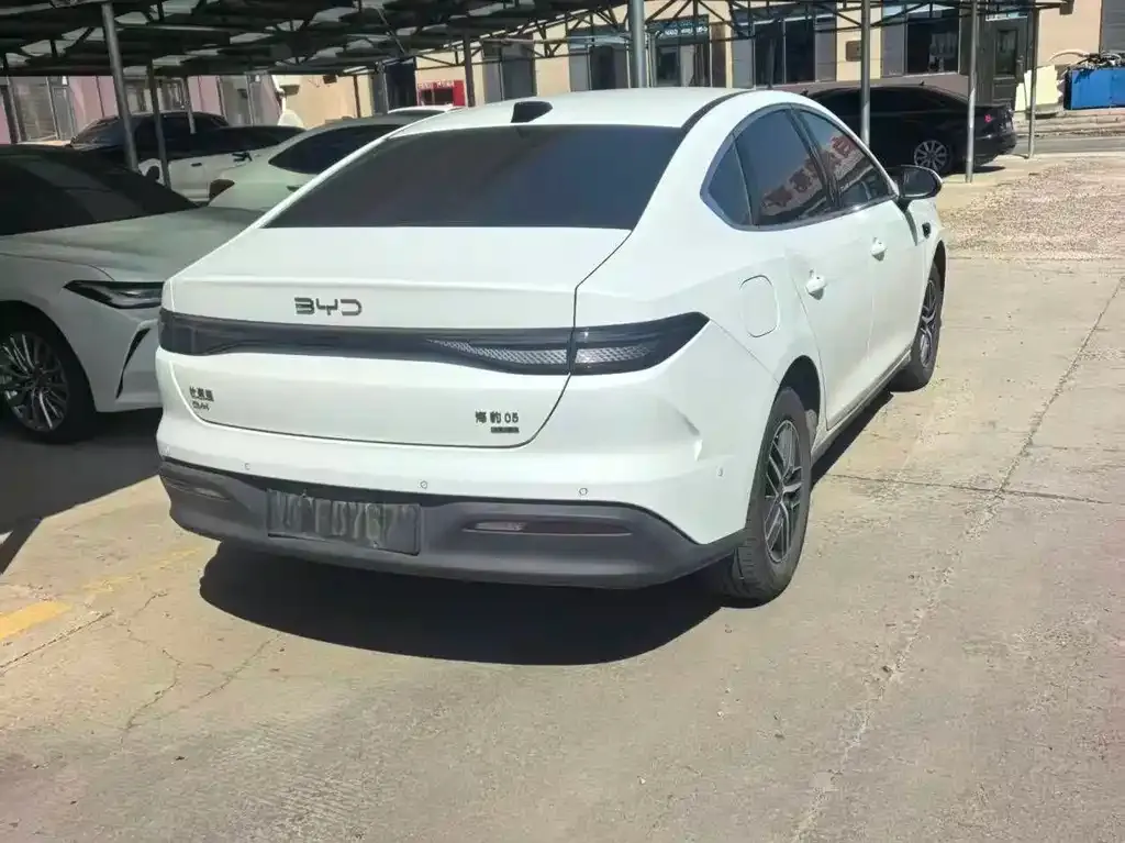 BYD Seal 05 DM-i — фото 6