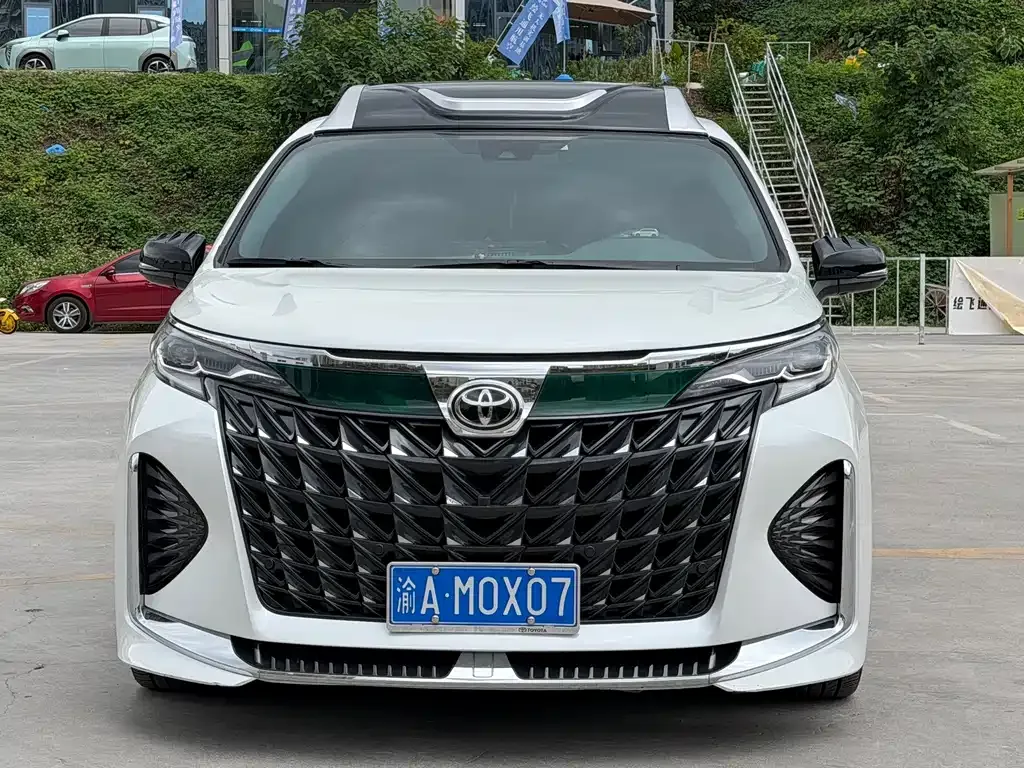 Toyota Sienna — фото 1