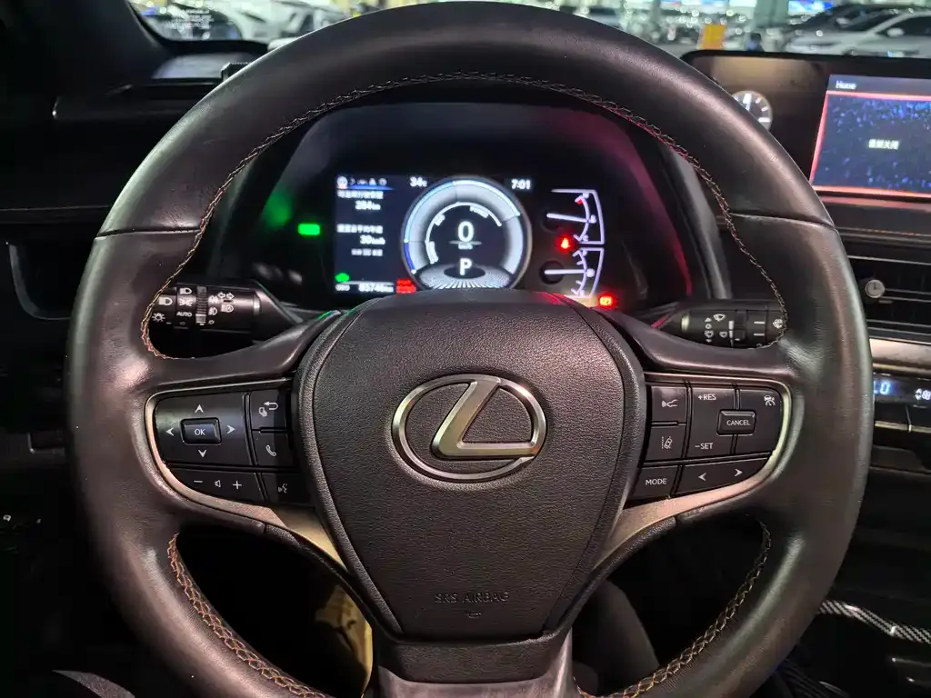 Lexus UX — фото 7