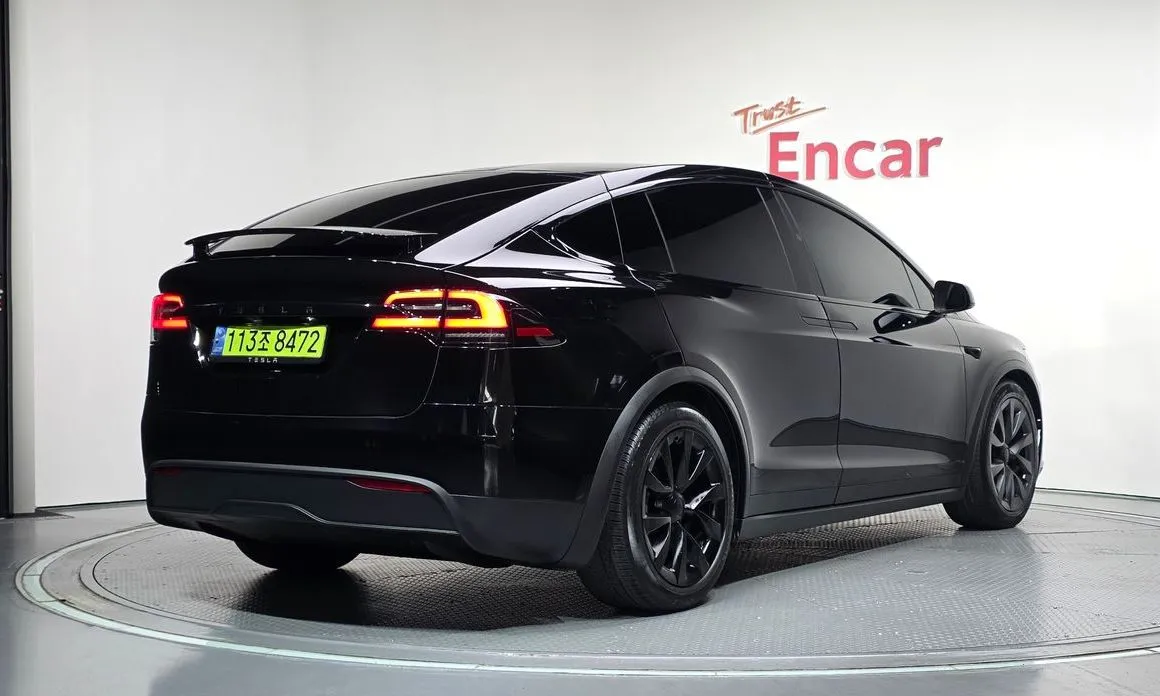 Tesla Model X — фото 2