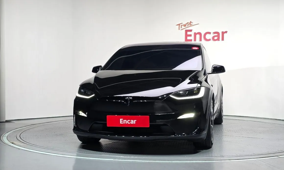 Tesla Model X — фото 3