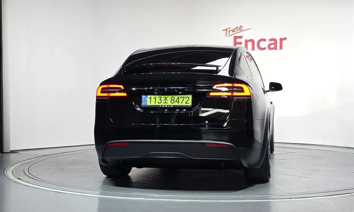 Tesla Model X — фото 5