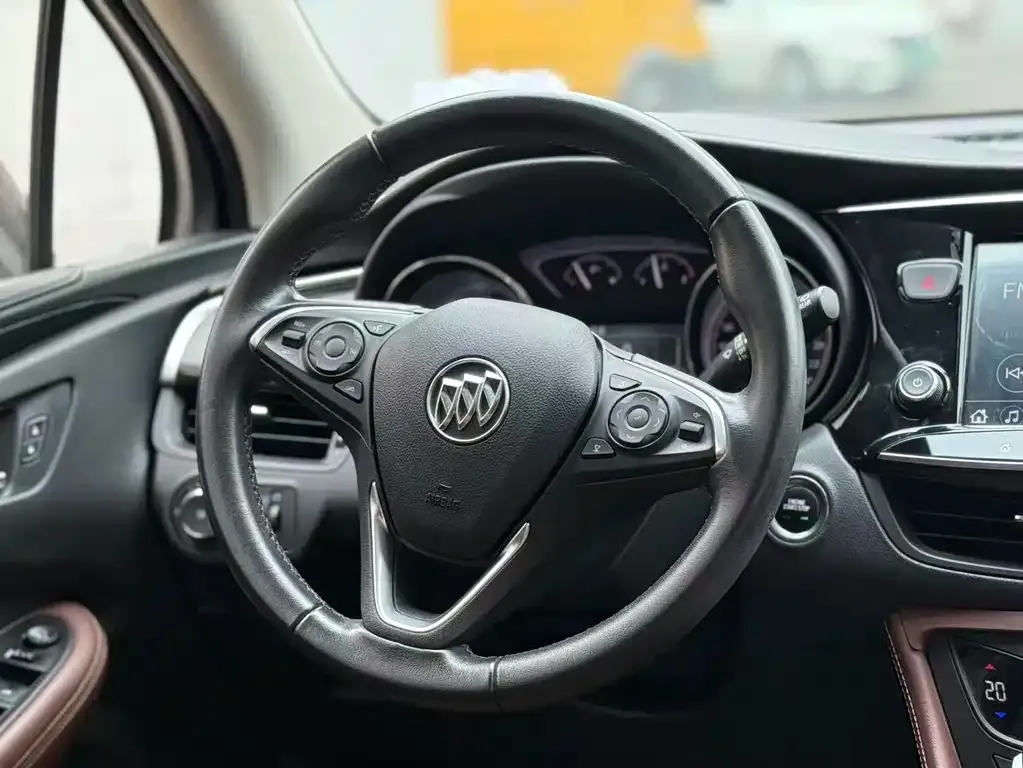 Buick Envision Plus — фото 9