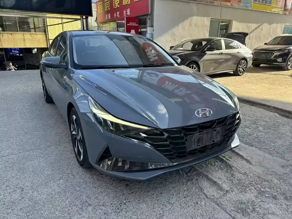 Hyundai Elantra — фото 3