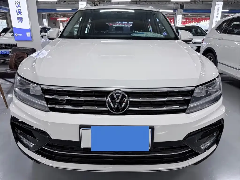 Volkswagen Tiguan L — фото 5