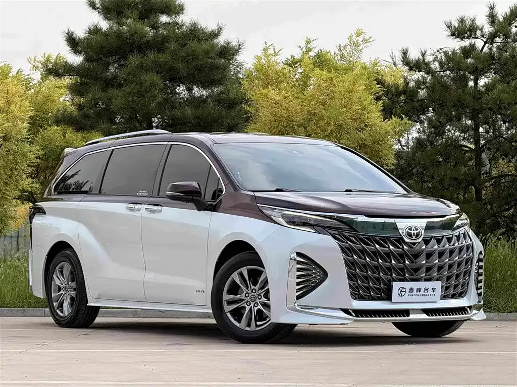 Toyota Sienna — фото 7