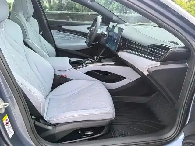 BYD Seal — фото 10