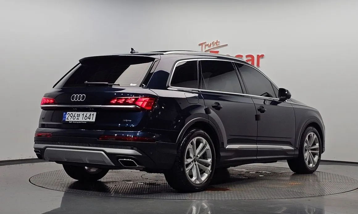 Audi Q7 — фото 3