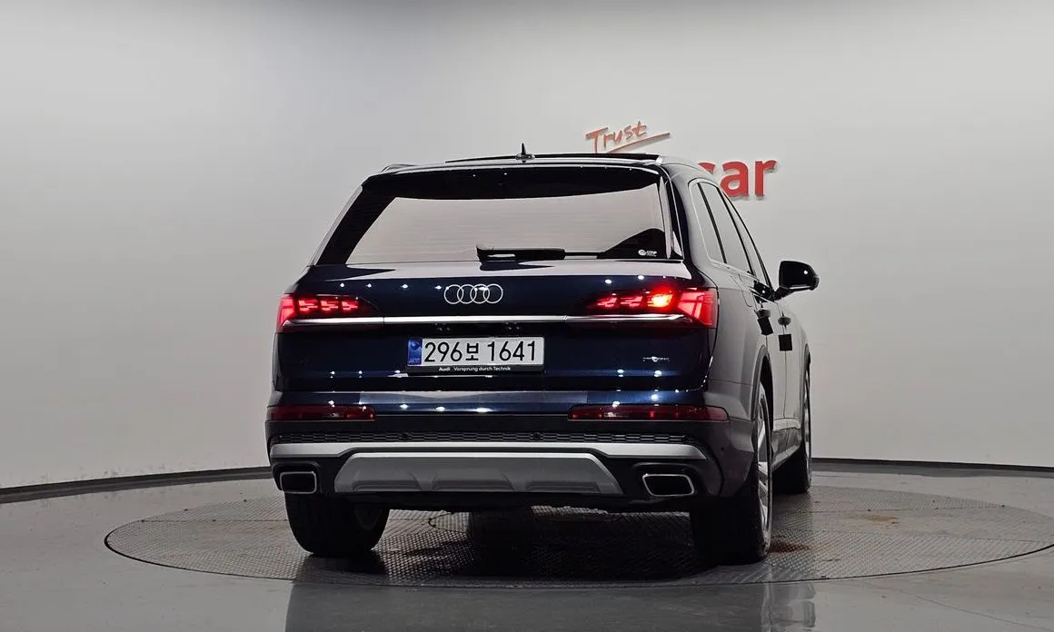 Audi Q7 — фото 4