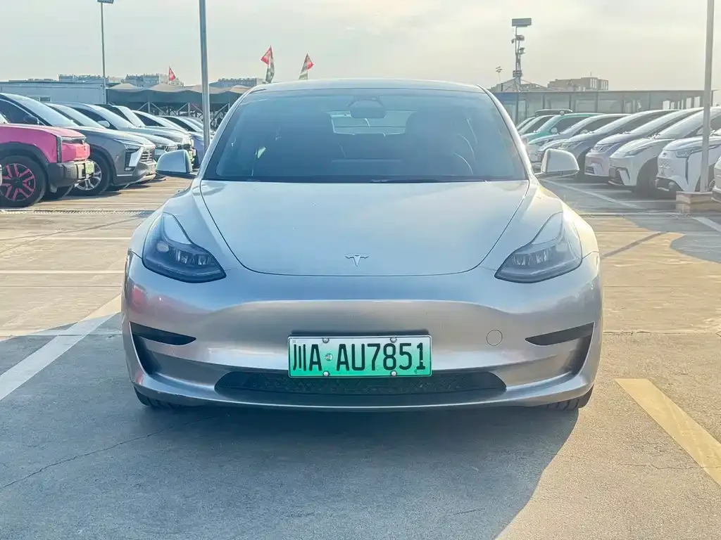 Tesla Model 3 — фото 4